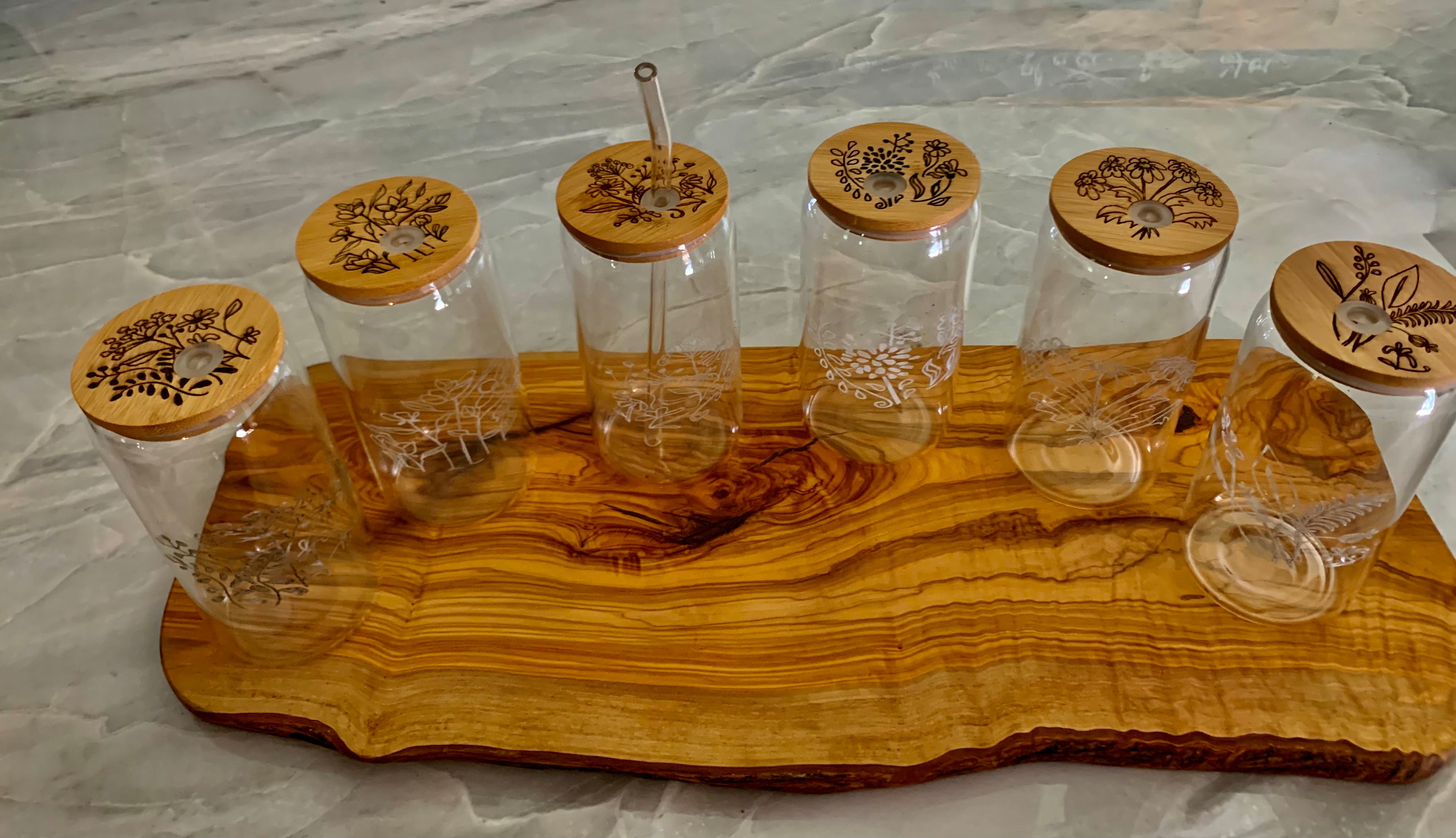 Beverage Glasses with lid and straw