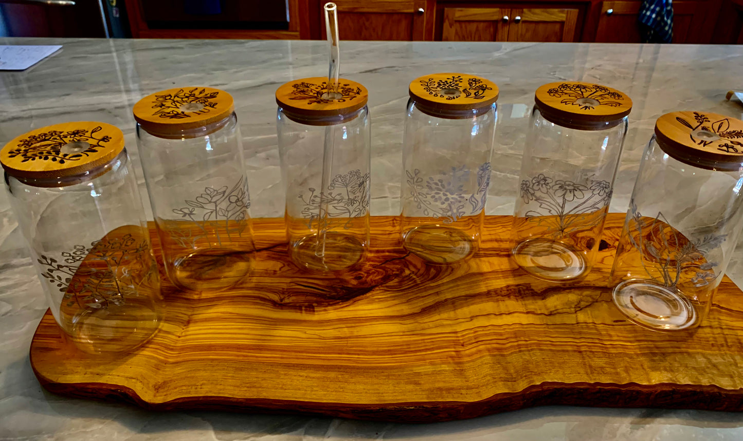 Beverage Glasses with lid and straw
